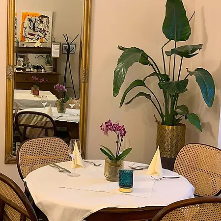 Schloss Zingst * Querfurt